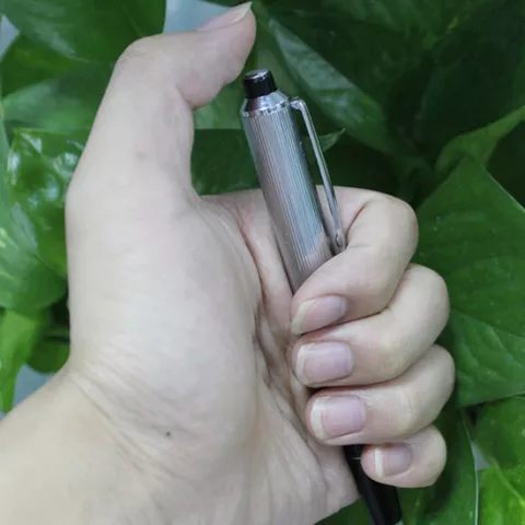 Stylo de farce &agrave; choc &eacute;lectrique Shockpen