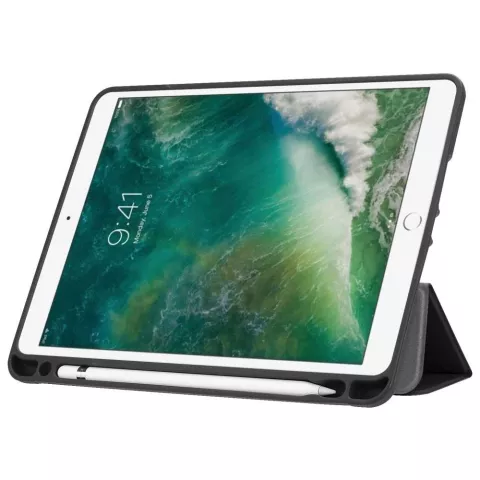 Just in Case Housse en cuir Smart Tri-Fold pour iPad 9,7 pouces 2017 2018 - Apple Pencil Compartment