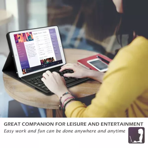 Just in Case Premium Bluetooth Keyboard QWERTY Housse en cuir artificiel compatible avec iPad 9.7 (2017 2018) - noir