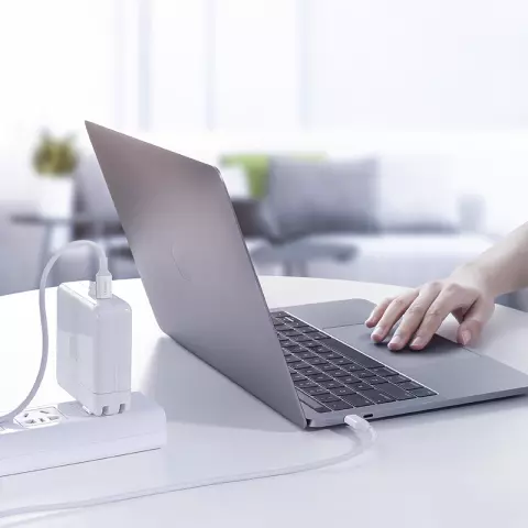 C&acirc;ble Ugreen US300 100W USB-C C&acirc;ble de chargement pour ordinateur portable 2M PD 5A - Blanc