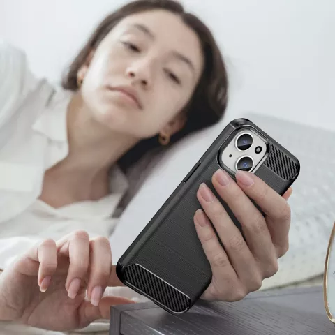 Coque Carbon Armor TPU avec finition bross&eacute;e compatible avec iPhone 15 Plus - noir