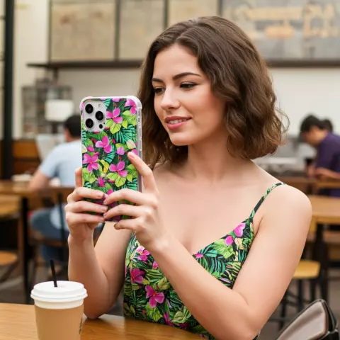 Coque en TPU avec feuilles et fleurs tropicales avec coins renforc&eacute;s compatible avec iPhone 15 Pro Max