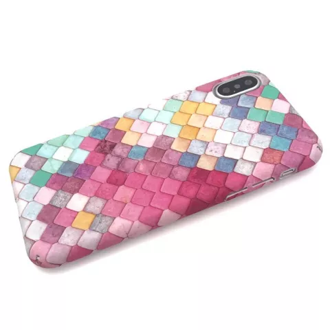 Coque rigide aux &eacute;chelles color&eacute;es pour iPhone X XS