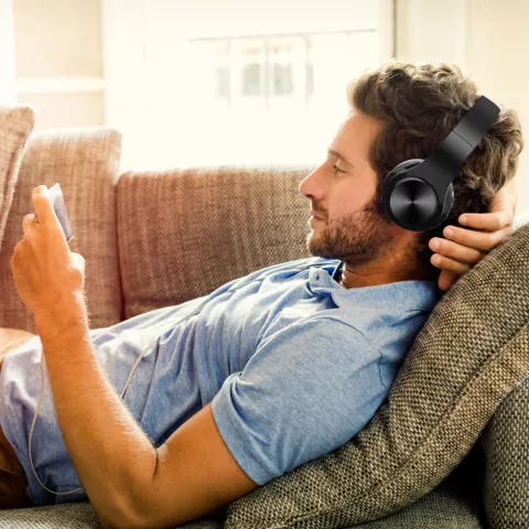 BTH-818 Casque st&eacute;r&eacute;o Bluetooth sans fil supra-auriculaire - Microphone Noir