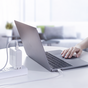 C&acirc;ble Ugreen US300 100W USB-C C&acirc;ble de chargement pour ordinateur portable 2M PD 5A - Blanc