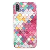 Coque rigide aux échelles colorées pour iPhone X XS